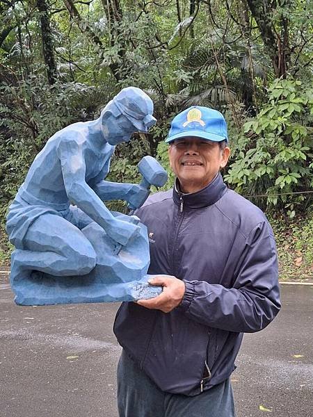 柯文哲農地「竹柯轉運站」上的農舍，從2010年就掛牌「九鼎開