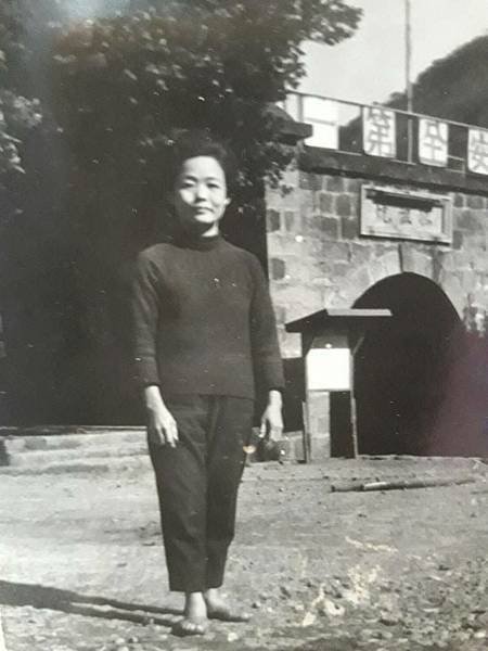 女礦工/林首，1936年生，17-18歲跟著養父到瑞三煤礦工