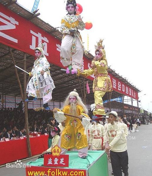 吳川飄色藝術是非物質文化遺產,清末，吳川黃坡的四鄉八村常常舉