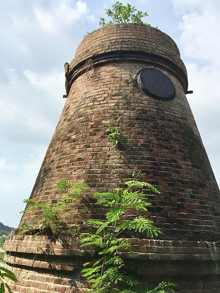 柴山 百年石灰窯-歷史建築/原淺野水泥台灣工場台灣第一個現代