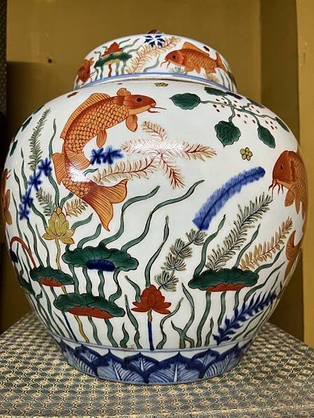 五彩魚藻紋蓋罐/比利時瑪麗蒙特皇家博物館珍藏的16世紀明朝魚