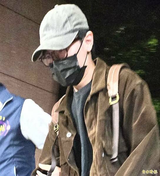 涉幫勾結詐團律師鄭鴻威藏300萬 橋院法官石育恩遭停職-橋頭