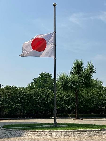 蘇州巿民胡友平為阻止凶徒殘殺日本小學生而喪生，日本大使館為她
