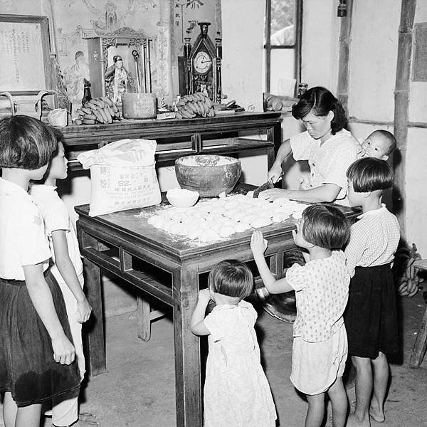 麵粉袋首次出現，是二戰後的1951-1965美援年代-美援時