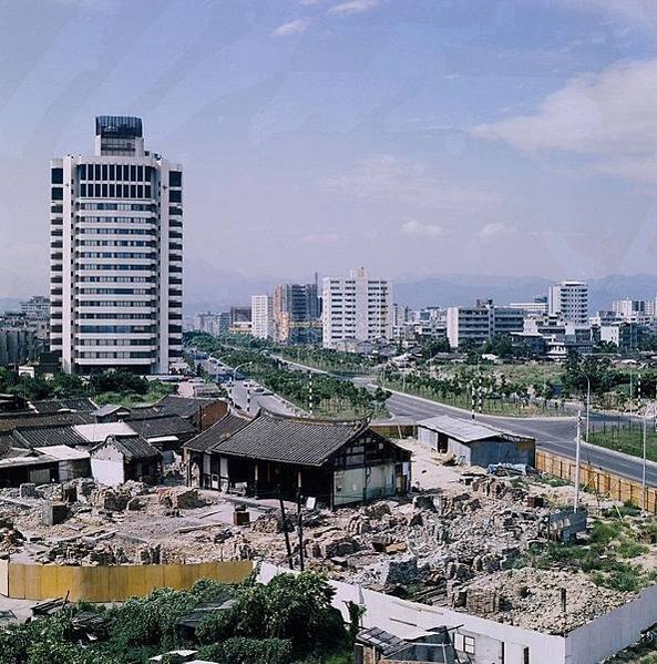 仁愛圓環最大 天母圓環最潮-台北市仁愛路圓環俯瞰一景。仁愛路