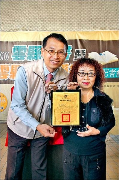 推銷來自雲林海邊鄭豐喜家鄉的地瓜，學童徐士庭說，看過「汪洋中