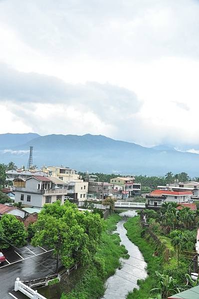 「屏東市萬巒鄉五溝村」客家聚落-有化胎的墓塚式伯公：興盛橋伯