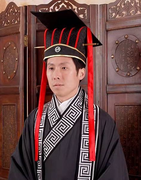 忠靖冠-明朝嘉靖-命名為“忠靜”，寓意官員們“進思盡忠，退思