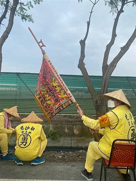 進香放頭旗/香擔/ 放頭旗→登轎→出發→到北港→拜天公─進火