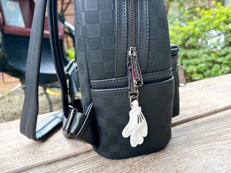 [開箱] LOUNGEFLY ♥ 迪士尼授權卡通造型時尚包款