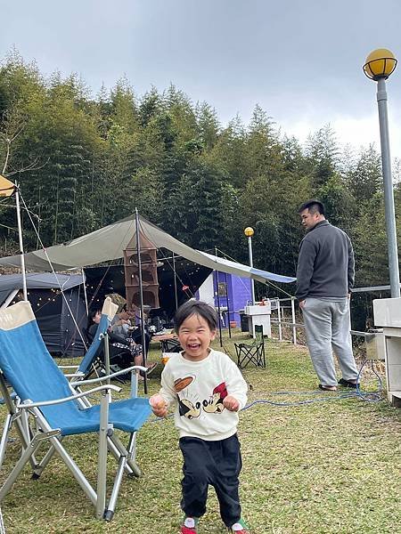 雙梅家第3露苗栗山視界～海拔880公尺有雲海！包區大草皮跑來