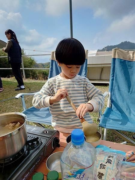 雙梅家第3露苗栗山視界～海拔880公尺有雲海！包區大草皮跑來