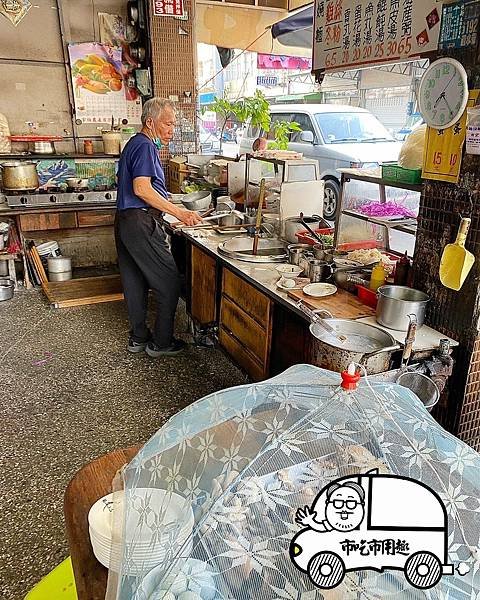 高雄市鳳山區光華東路阿珍麵店~聽說別倫說.....好像有點.