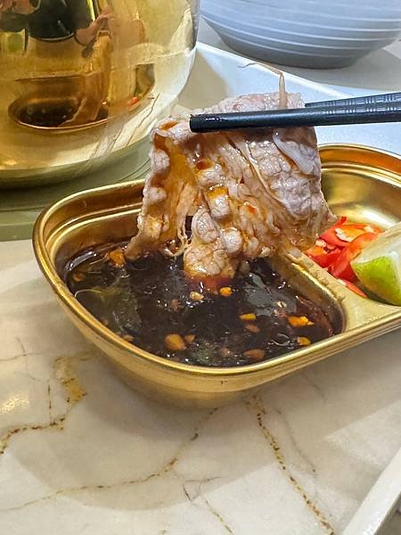 LINE_ALBUM_越龍門_241231_141
