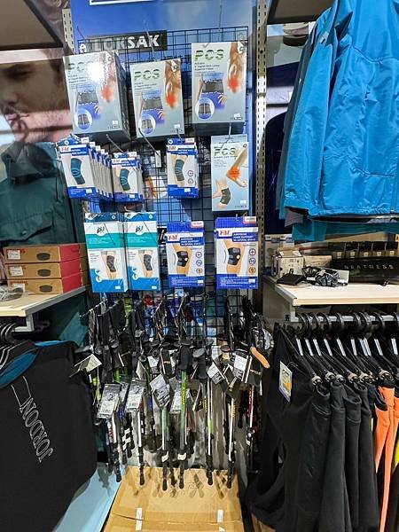 LINE_ALBUM_老婆想買14000夾克的露營用品店_250218_86