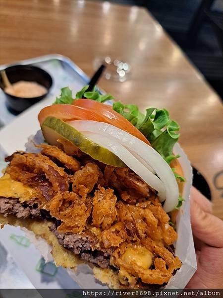 UAE_杜拜機場〝速食店SHAKE SHACK｜薯條、客製化