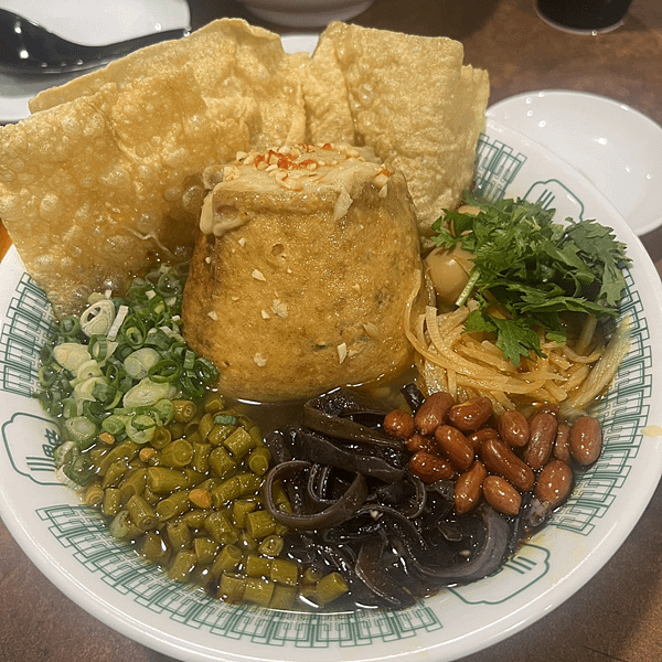 【板橋美食】小螺波|板橋店，廣西柳州螺絲粉、蕃茄酸湯肥牛粉，夠酸、夠臭、夠辣(含菜單)