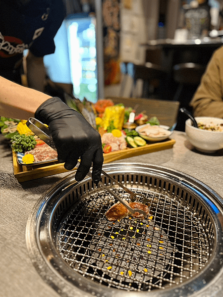 2025東區必吃燒肉推薦《豆町村燒肉》：超高CP值燒肉，專人