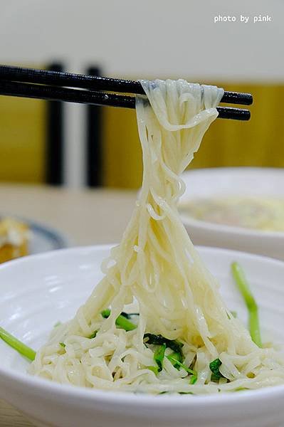 【小醬臭豆腐．古早麵】來自埔里知名小吃在南投市插旗，中午就可