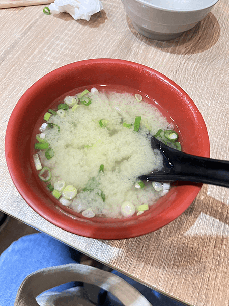 【西門】-三味食堂 超肥美巨大生魚片 握壽司 酥脆炸蝦天婦羅