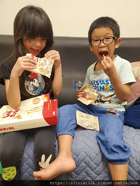 【零食】讓大人小孩吵翻天的超級好吃零食《calbee 薯條三