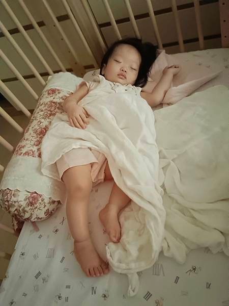 DIDI嬰兒床實拍