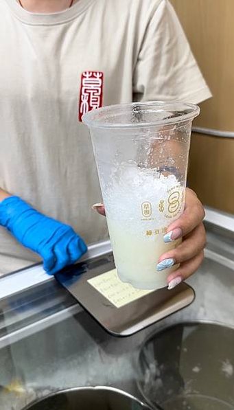 [台中北區] 豐味綠豆沙牛奶 一中街人氣必喝飲料店，綠豆沙首