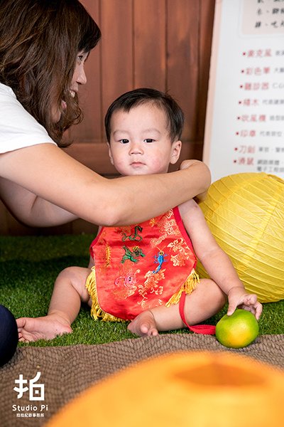 抓周,抓週,台中抓周,台中抓週,台中抓周拍照,抓週寫真,抓周寫真,抓週儀式,抓周儀式,台中抓周推薦,台中抓週推薦,拍拍抓周,拍拍抓週,抓周紀念,抓週紀念,抓週紀錄,抓周紀錄,周歲,週歲,滿周歲,滿週歲,抓周場地,抓週場地,抓周道具,抓週道具,慶生,周歲派對,虎衣虎帽,玩劇島,拍拍紀錄事務所,拍拍,小村日和抓周,小村日和,小夫妻抓周,苗栗抓周,彰化抓周