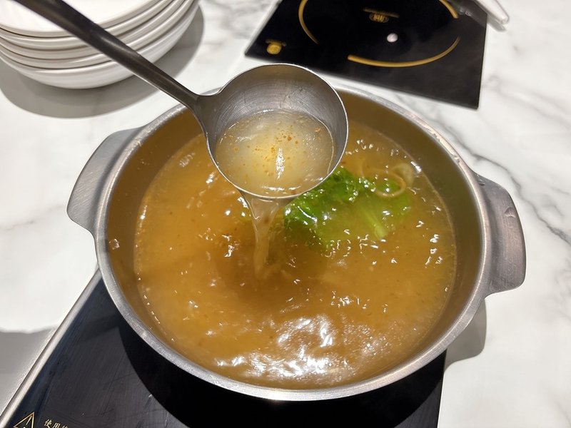 [美食] 韓哥哥石頭火鍋 ▶ 壽星送肉蛋糕 X 牛丼吃到飽 
