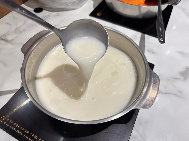 [美食] 韓哥哥石頭火鍋 ▶ 壽星送肉蛋糕 X 牛丼吃到飽 