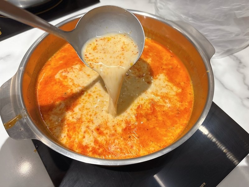 [美食] 韓哥哥石頭火鍋 ▶ 壽星送肉蛋糕 X 牛丼吃到飽 