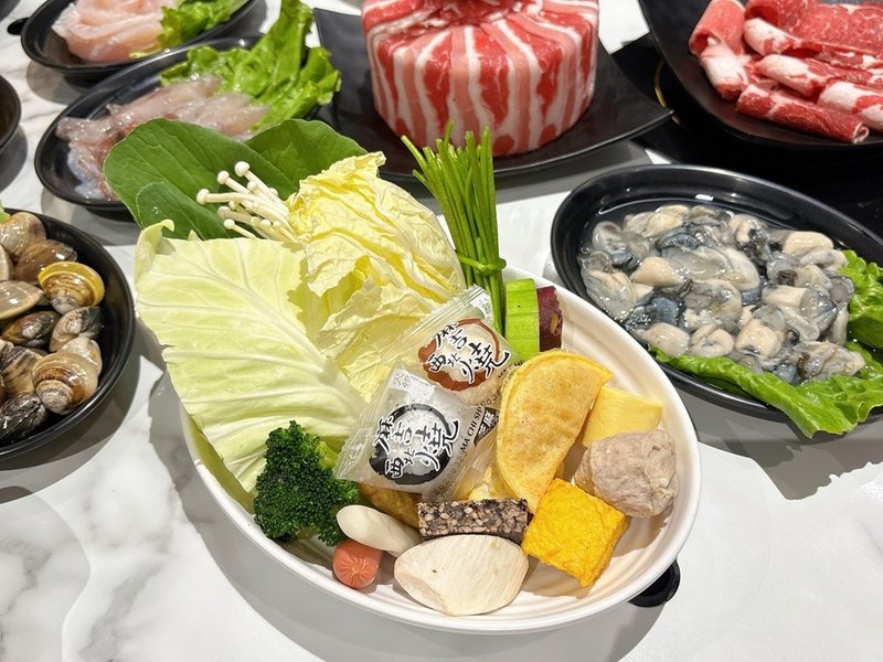 [美食] 韓哥哥石頭火鍋 ▶ 壽星送肉蛋糕 X 牛丼吃到飽 