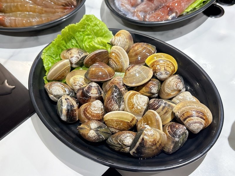 [美食] 韓哥哥石頭火鍋 ▶ 壽星送肉蛋糕 X 牛丼吃到飽 