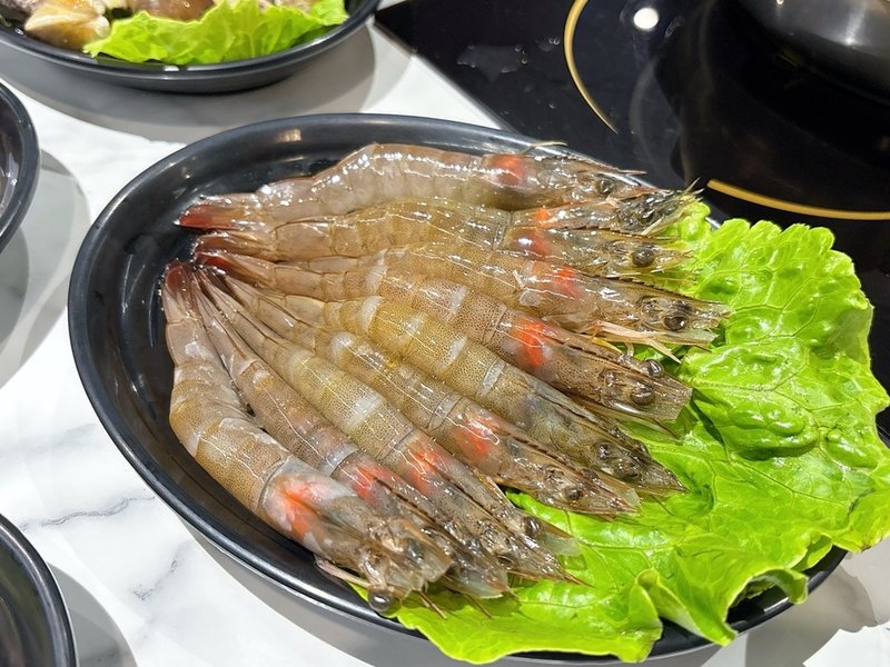 [美食] 韓哥哥石頭火鍋 ▶ 壽星送肉蛋糕 X 牛丼吃到飽 