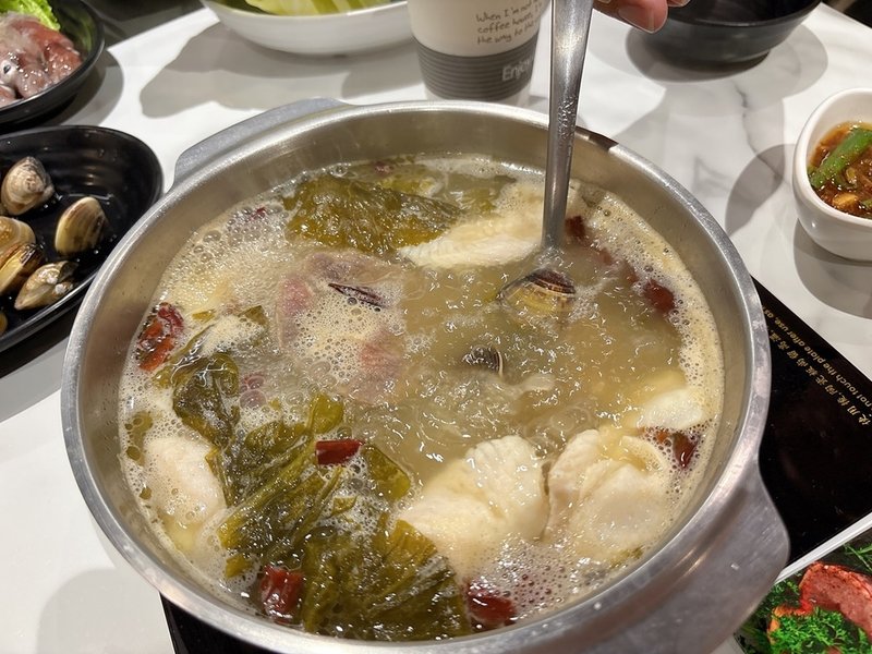 [美食] 韓哥哥石頭火鍋 ▶ 壽星送肉蛋糕 X 牛丼吃到飽 