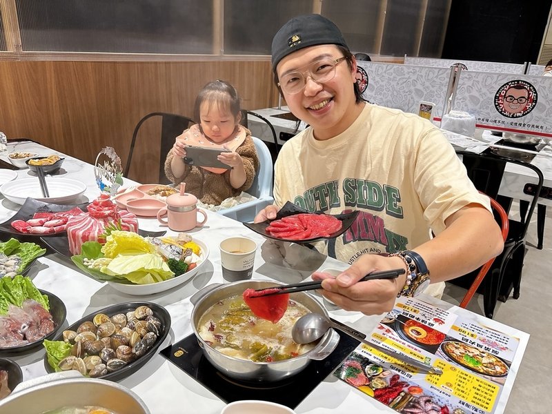 [美食] 韓哥哥石頭火鍋 ▶ 壽星送肉蛋糕 X 牛丼吃到飽 