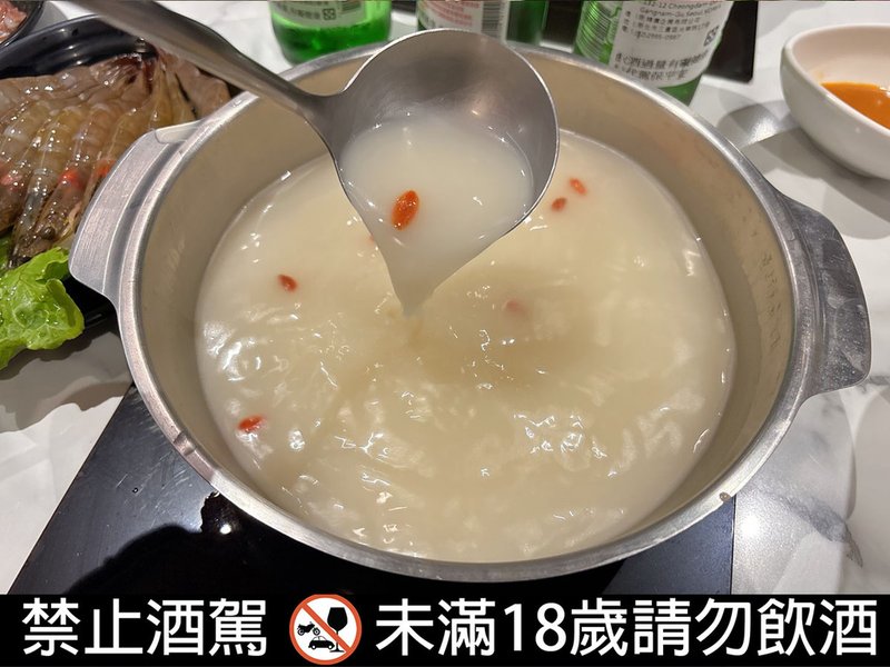 [美食] 韓哥哥石頭火鍋 ▶ 壽星送肉蛋糕 X 牛丼吃到飽 
