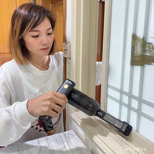 好物視角｜安伯特旋轉手持無線車用吸塵器，輕巧好收納，吸、充、