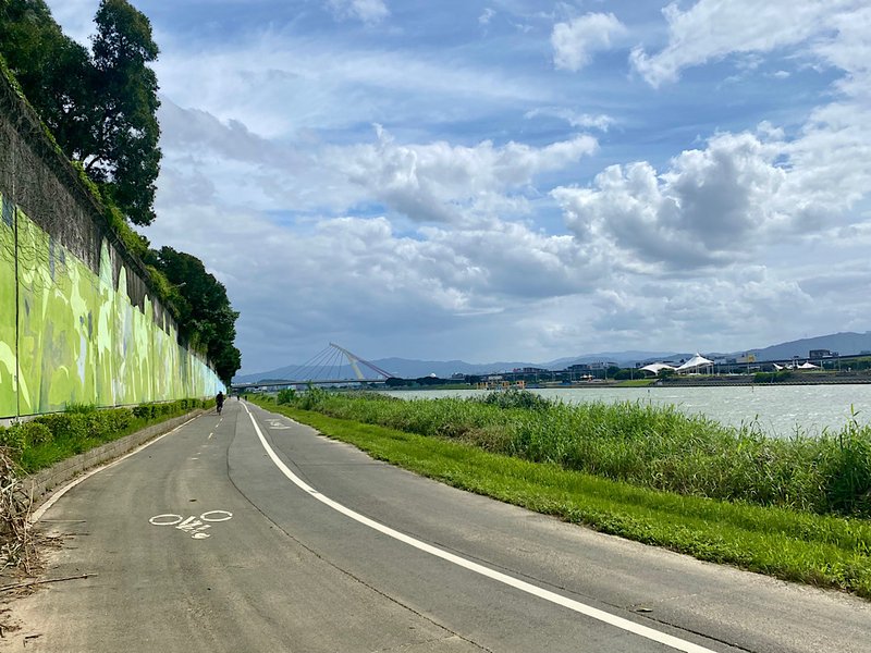 [帶小兒子騎鐵馬] 台北市河濱自行車道從美堤經社子島到大稻埕