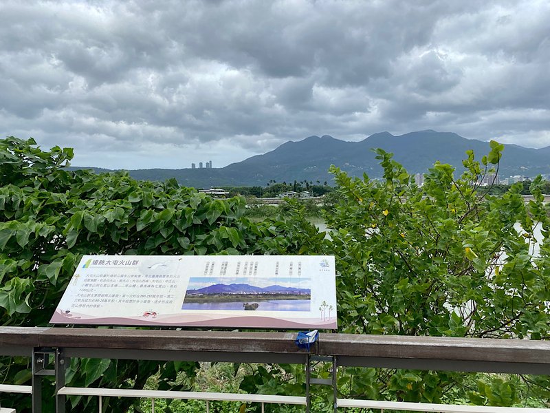 [帶小兒子騎鐵馬] 台北市河濱自行車道從美堤經社子島到大稻埕