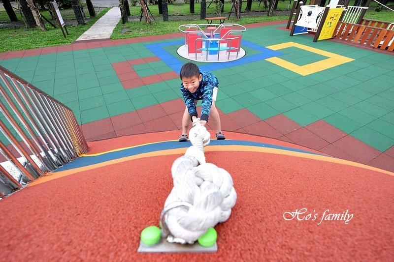 頭城運動公園兒童遊戲場3.JPG