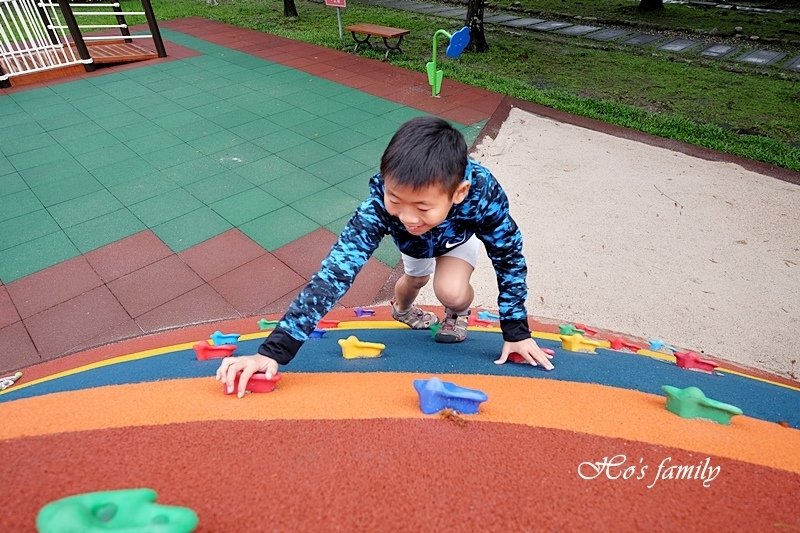 頭城運動公園兒童遊戲場9.JPG