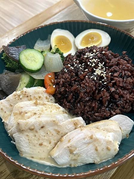【新北美食】台式創意料理！肚肚餐室DOODOOHungry滿