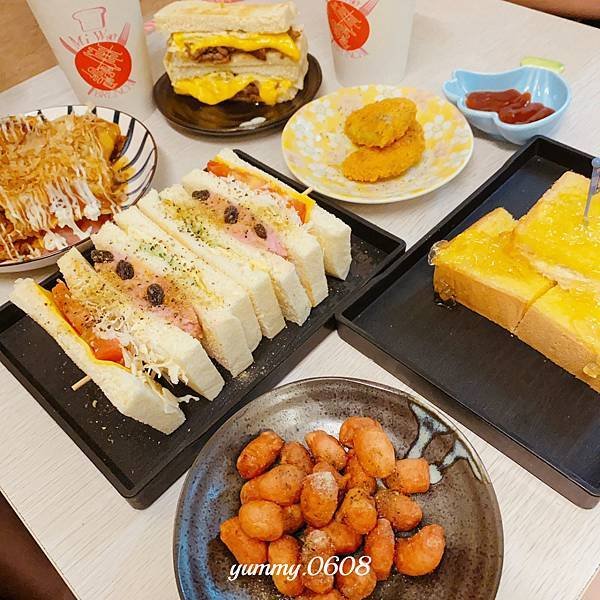 台中北區│ 迷霧早午餐 博館店 超吸睛大阪燒南瓜抓餅 肉蛋吐司、迷霧薯泥三明治必點！5