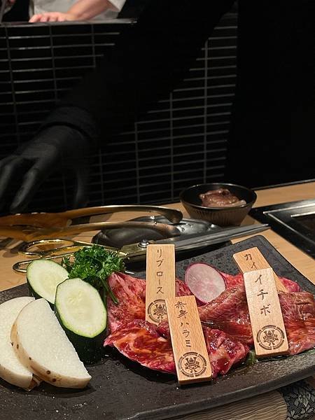 台中美食｜和牛EMPEROR ｜日本頂級和牛燒肉、選用當季新