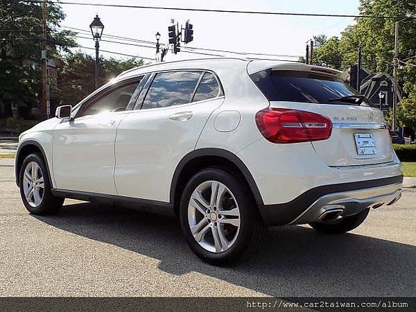 進口代辦15 BENZ GLA250外匯車