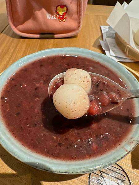 [食記 國父紀念館］豆舖子 豆漿好濃 豆花好綿 豆漿饅頭好Q