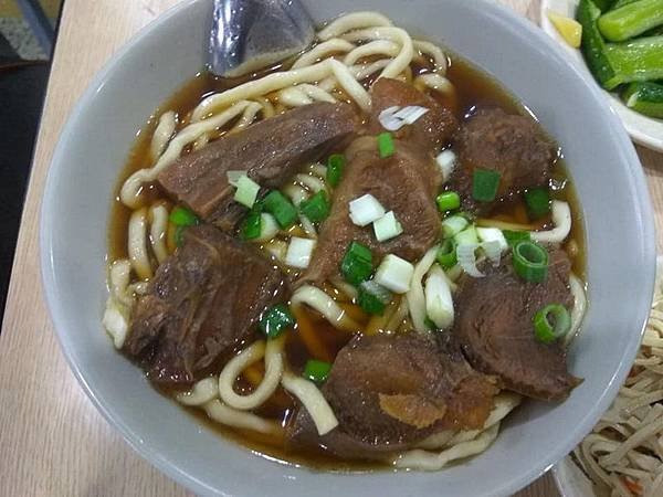 【想起昔日塔城街牛肉麵街】台北市24小時營業的建宏牛肉麵(二