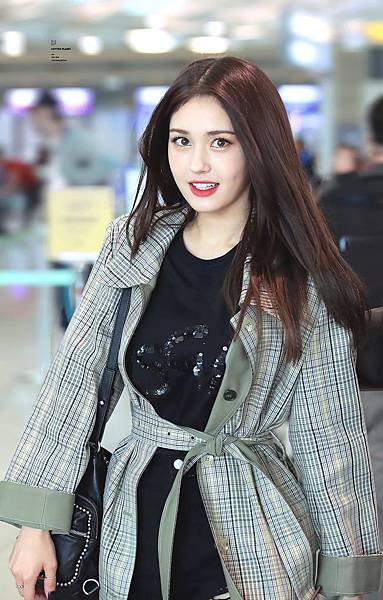 Somi.jpg