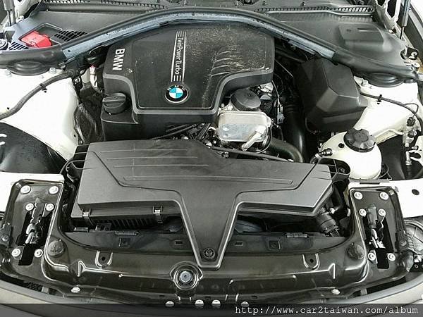 BMW F30 328i引擎.jpg